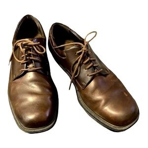 ROCKPORT Brown Leather Walking Shoes EUC  Waterproof Oxford Square Toe 8.5